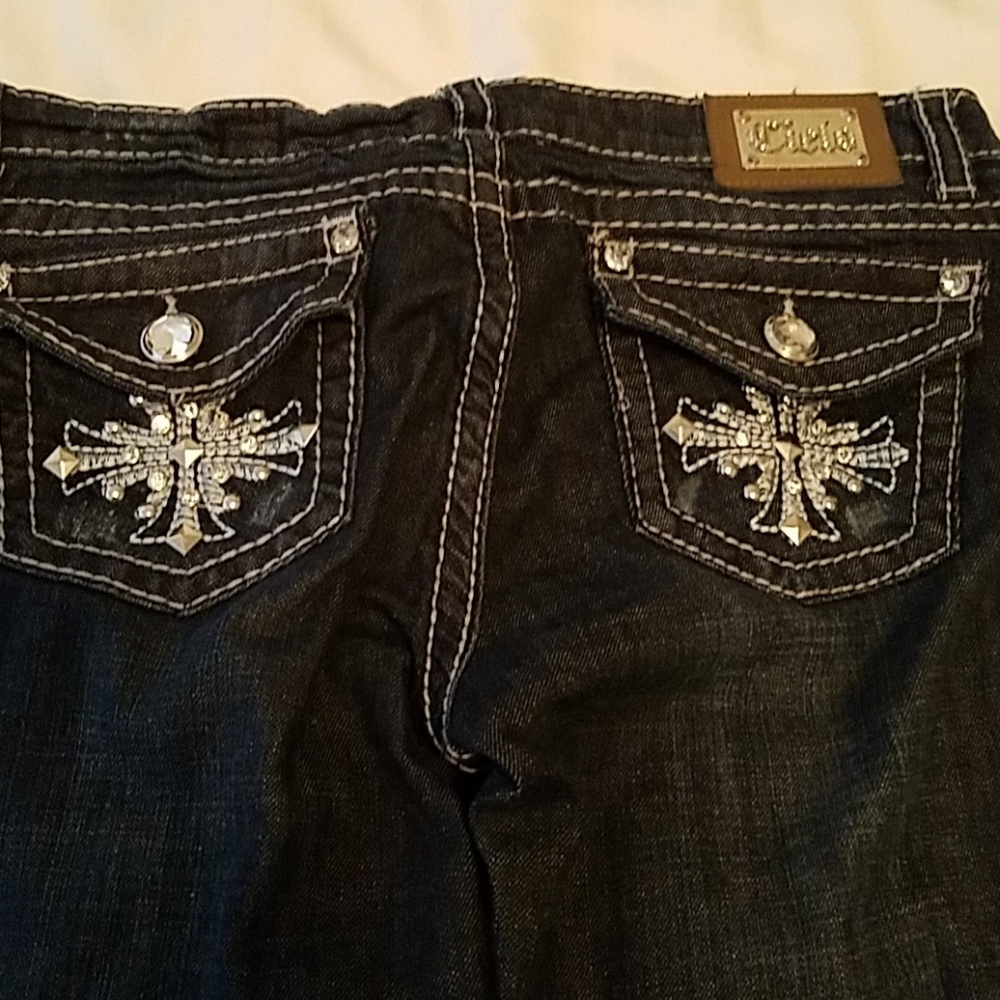 Cielo Jean's - image 5